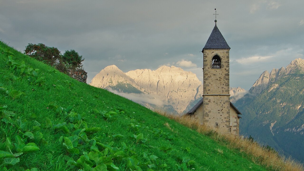 chiesa_comelico_superiore_shutterstock