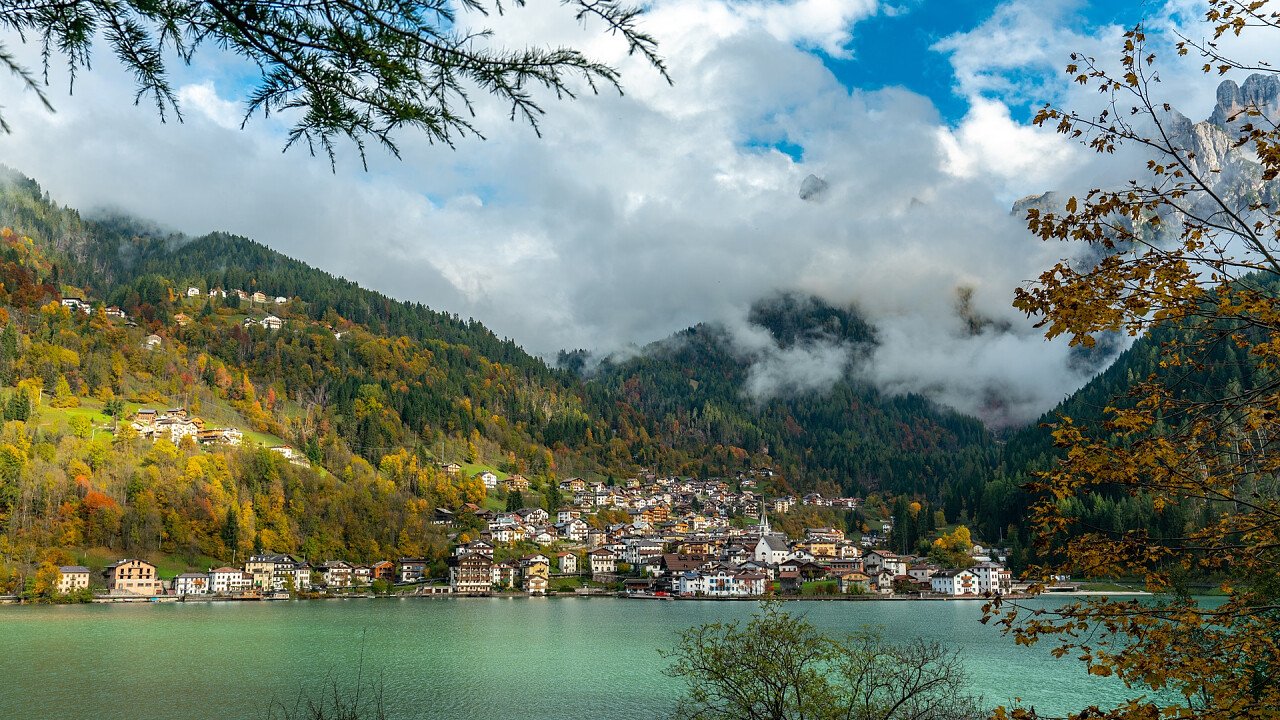 alleghe_dreamstime_ina_hensel