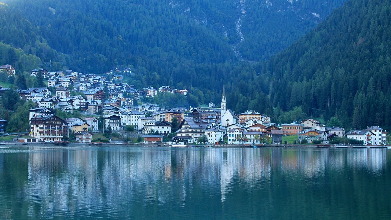 stadt_somemr_alleghe_pixabay_rayisa8