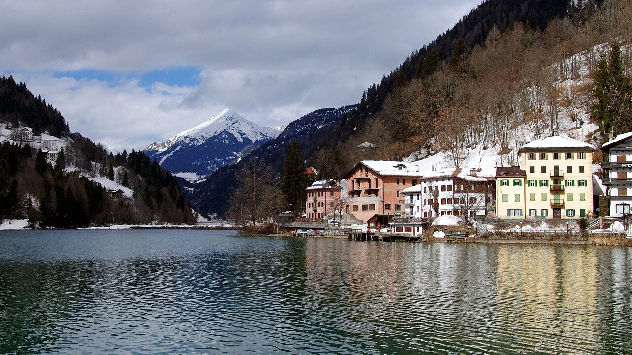 inverno_paese_alleghe_pixabay_valtercirillo