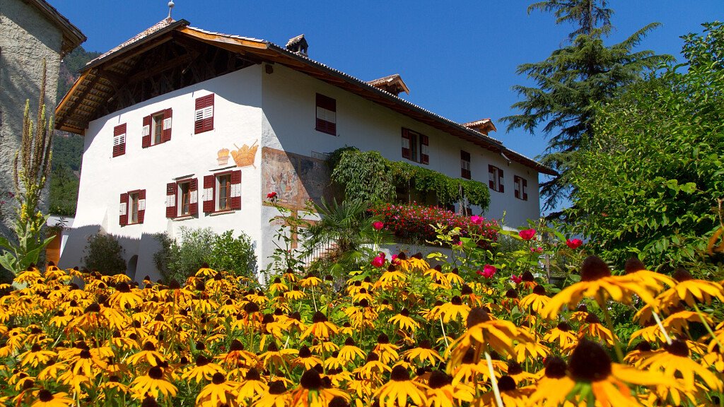 Hotel In Andrian Urlaub Zwischen Schlossern Und Wanderungen In Sudtirol