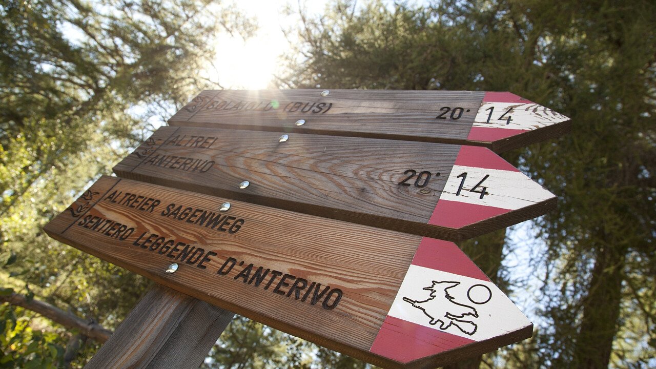 segnaletica_sentieri_anterivo_azienda_di_soggiorno_e_turismo_bolzano_tiberio_sorvillo