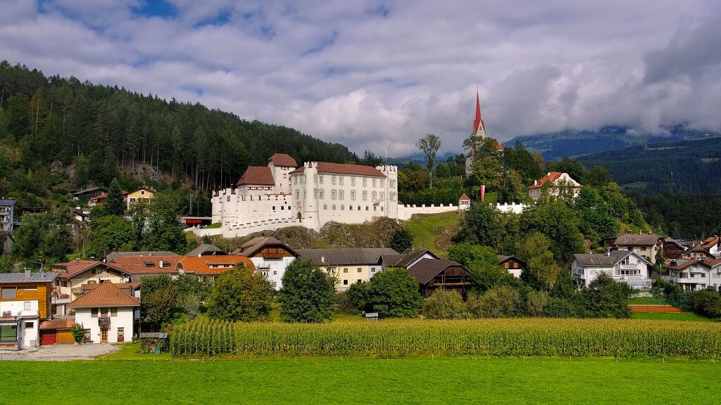 Plan de Corones - Val Pusteria. The valley for your active holidays