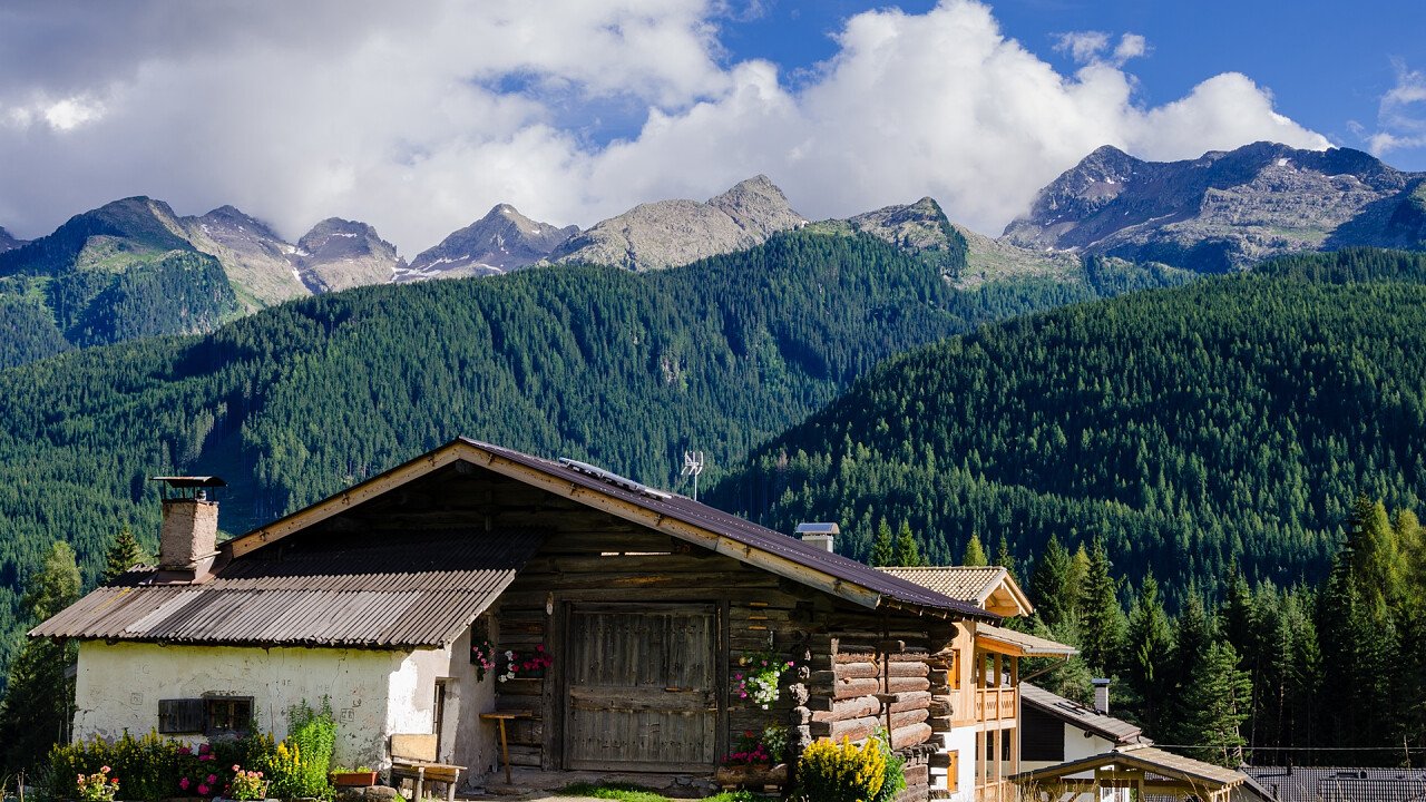 casera_bellamonte_di_predazzo_shutterstock