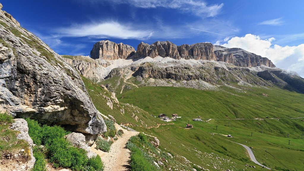 Campitello di Fassa, Gleitschirmzentrum zwischen Modernität und Tradition - cover