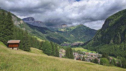 dolomiti_inverno_canazei_dreamstime_karinhamich