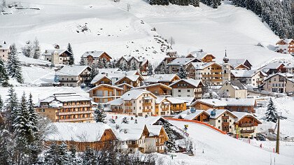 dolomiti_inverno_canazei_dreamstime_karinhamich