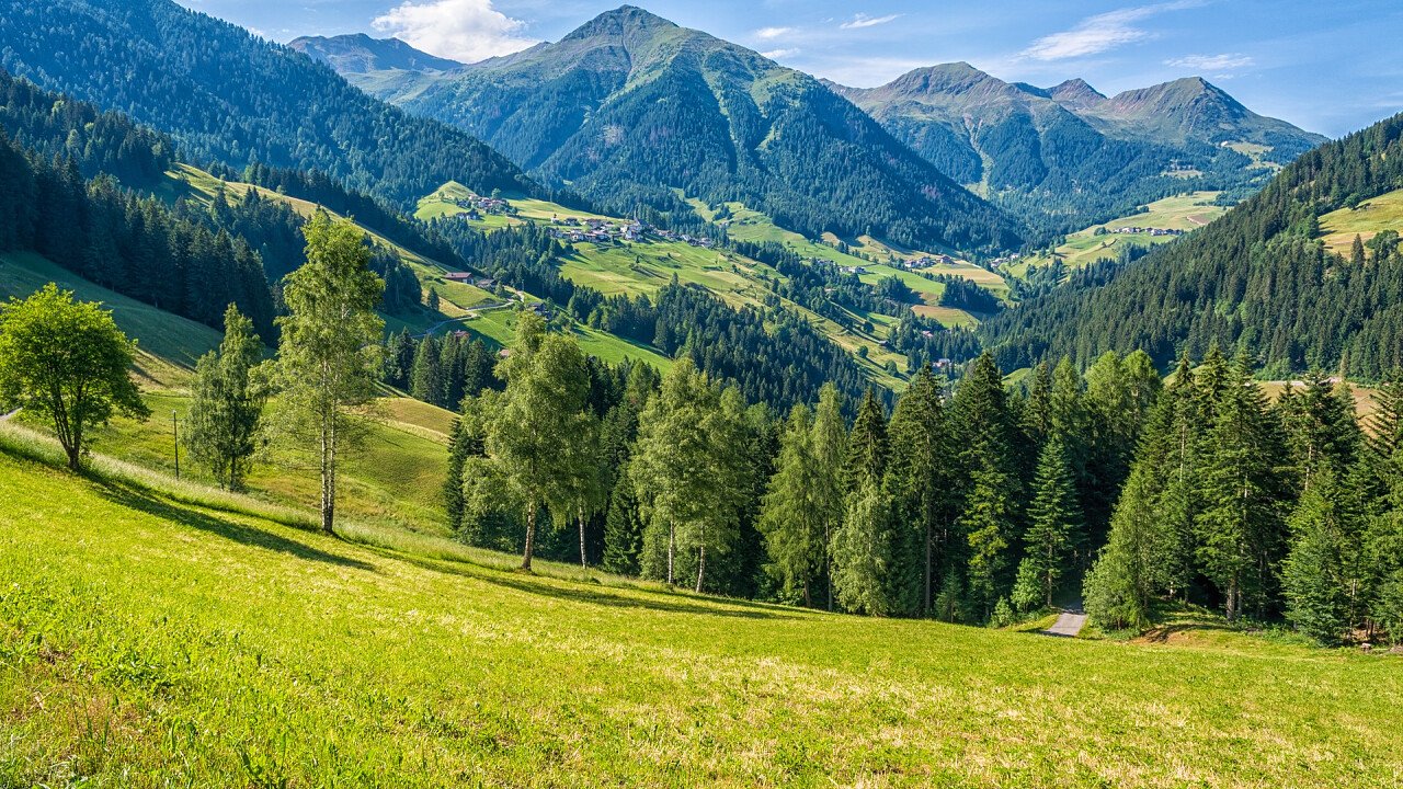 estate_natura_val_d_ultimo_dreamstime_loren_image