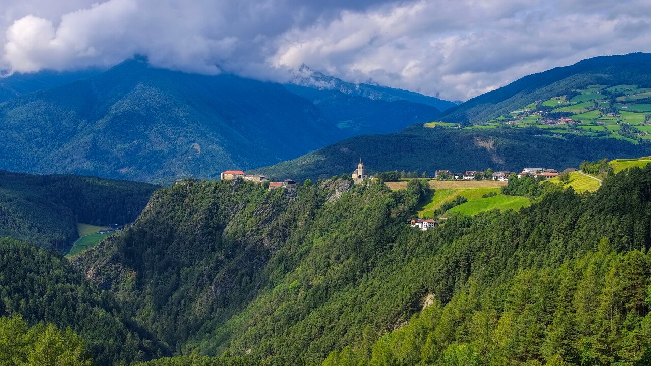 Hotels in Rodengo a holiday in the history of Valle Isarco