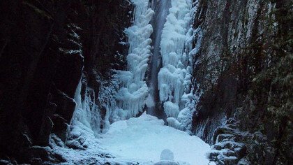 ghiaccio_cascata_del_lupo_bedollo_andreas_tamanini