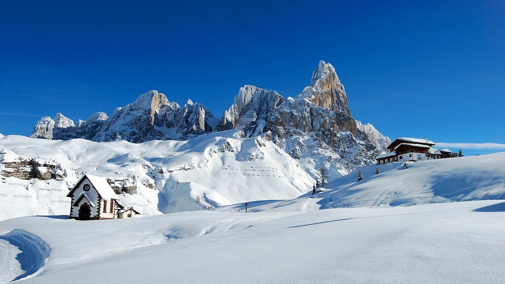 Vacanze sul Passo Rolle: sci, snowboard, escursioni
