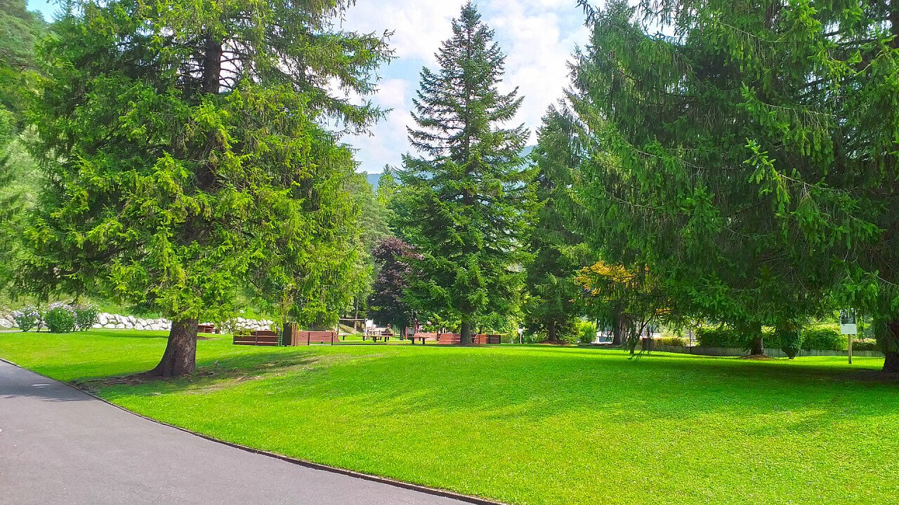 parco_terme_comano_terme_dreamstime_simohamedmallouk