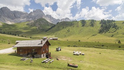 inverno_impianti_pista_passo_san_pellegrino_dreamstime_moreno_soppelsa