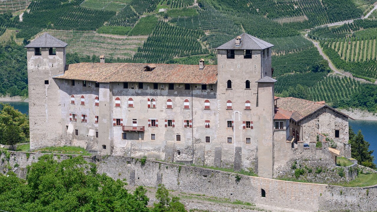 il_castel_cles_dreamstime_stefano_ember