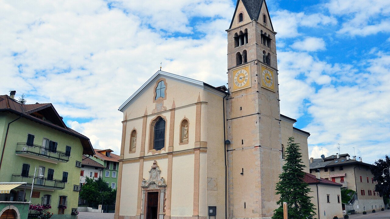 kirche_smarano_dreamstime_arseniy_rogov