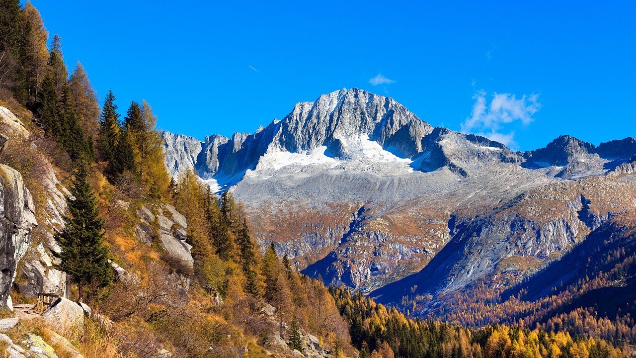 cima_care_alto_parco_nazionale_adamello_brenta_daone_dreamstime_alberto_masnovo