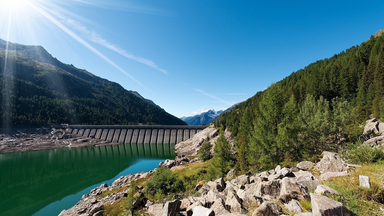 diga_lago_daone_shutterstock