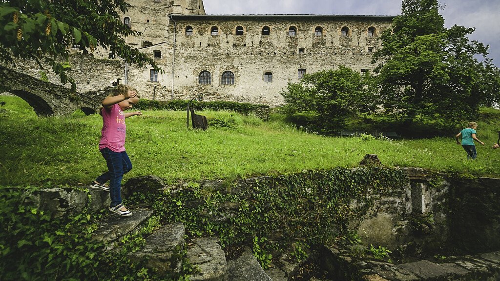 Pergine Valsugana: mercatini di Natale, sport e castello