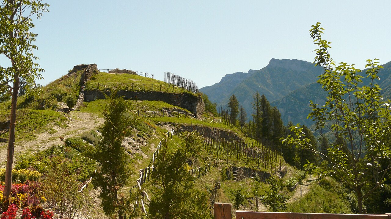 giardino_torre_dei_sicconi_caldonazzo_apt_valsugana