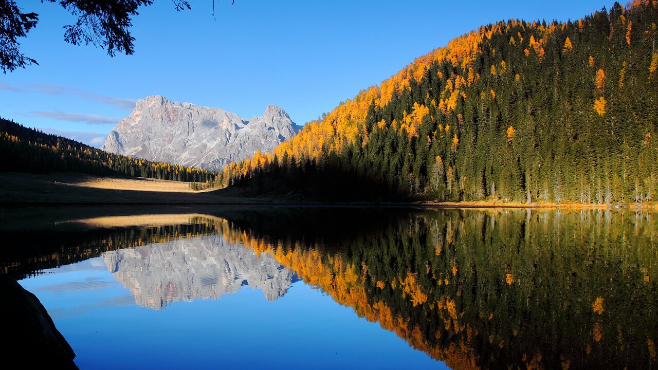 lago_calaita_autunno_siror_shutterstock