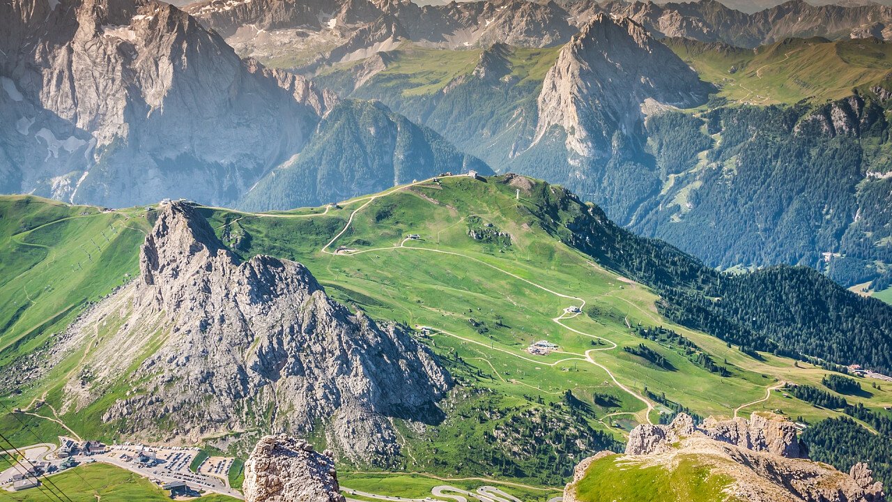 passo_pordoi_estate_depositphotos