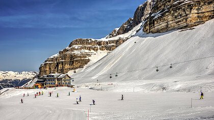 sciare_a_madonna_di_campiglio_shutterstock