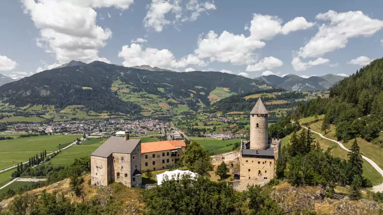 Castel Pietra