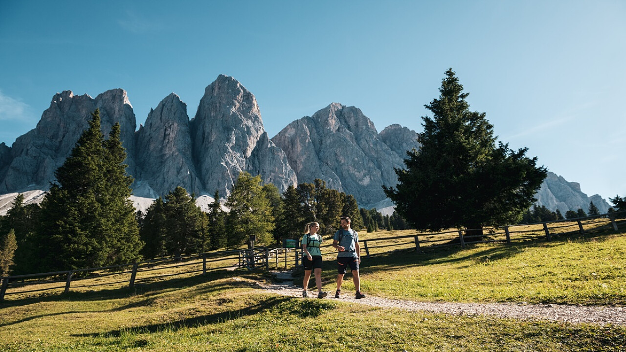 Escursione a piedi in Val di Funes