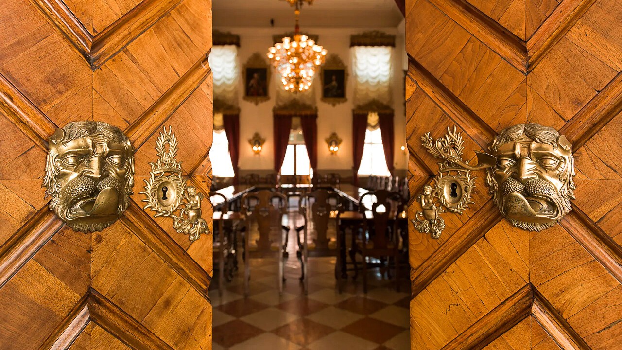 Detail of the entrance door to the Hall of Honour at the Mercantile Museum