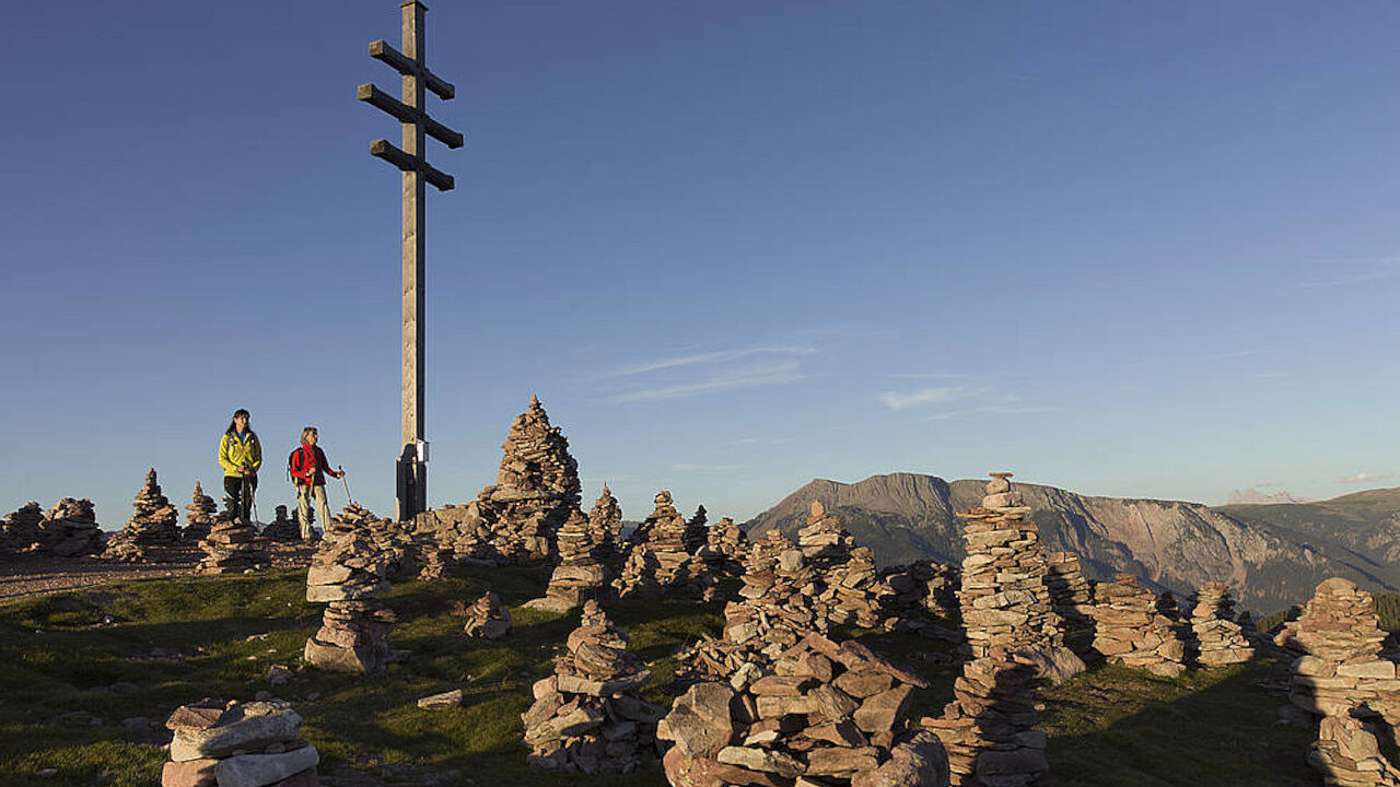 apt-valsarentino-stoanerne-mandlen