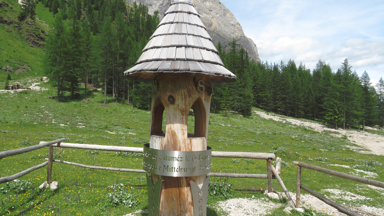 Totem centro geografico Dolomiti