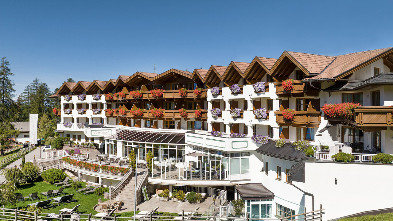 esterno estate Hotel Sonnalp