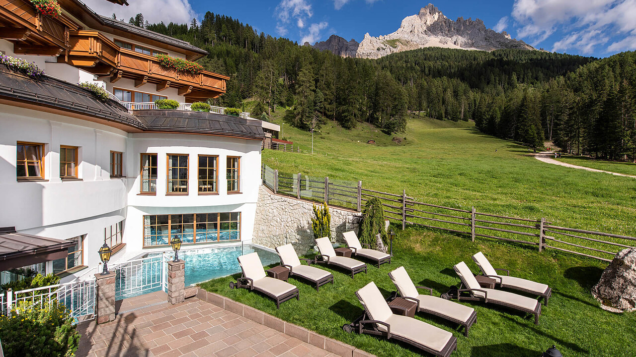 Sdrai giardino esterno Hotel Sonnalp