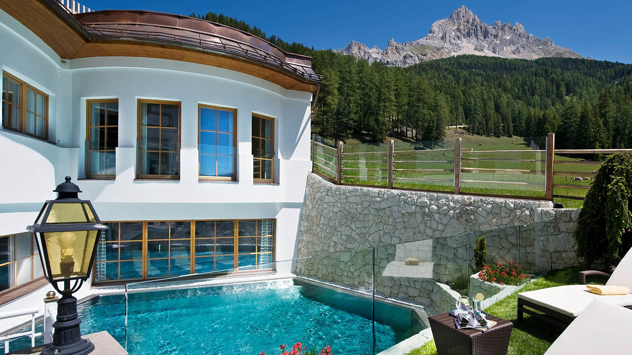 Piscina esterna Hotel Sonnalp