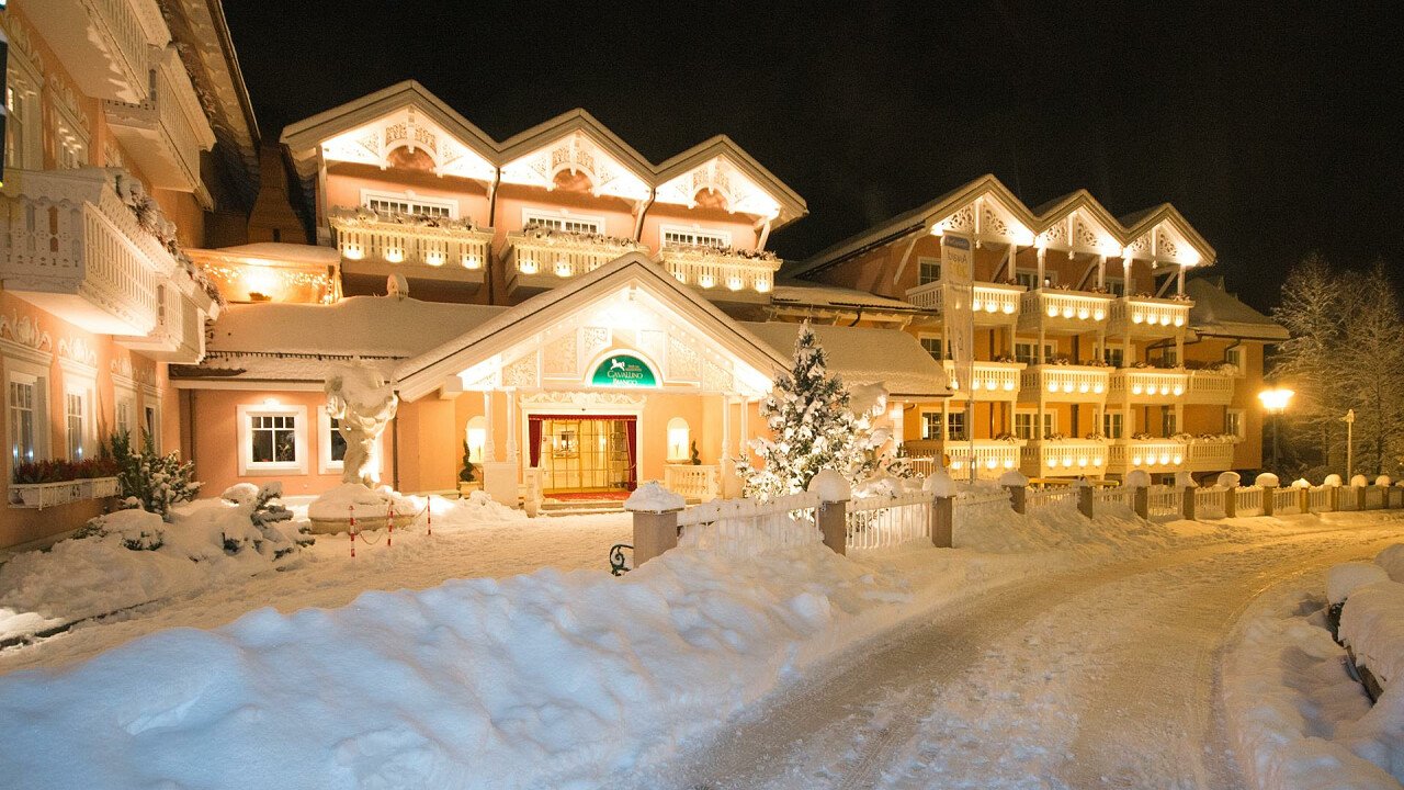 Cavallino Bianco Family Spa Grand Hotel - 4 stars superior Hotels to Ortisei - Val -...