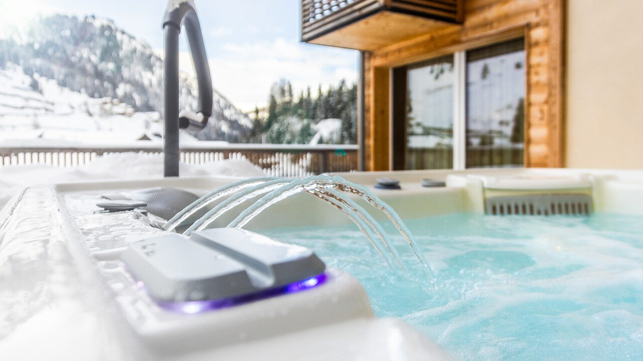 Außenwhirlpool Winter 1 - Hotel B&B Marilena