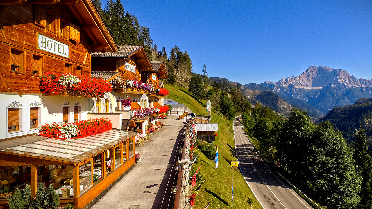 Außenanlage Sommer 2 - Hotel Cesa Padon