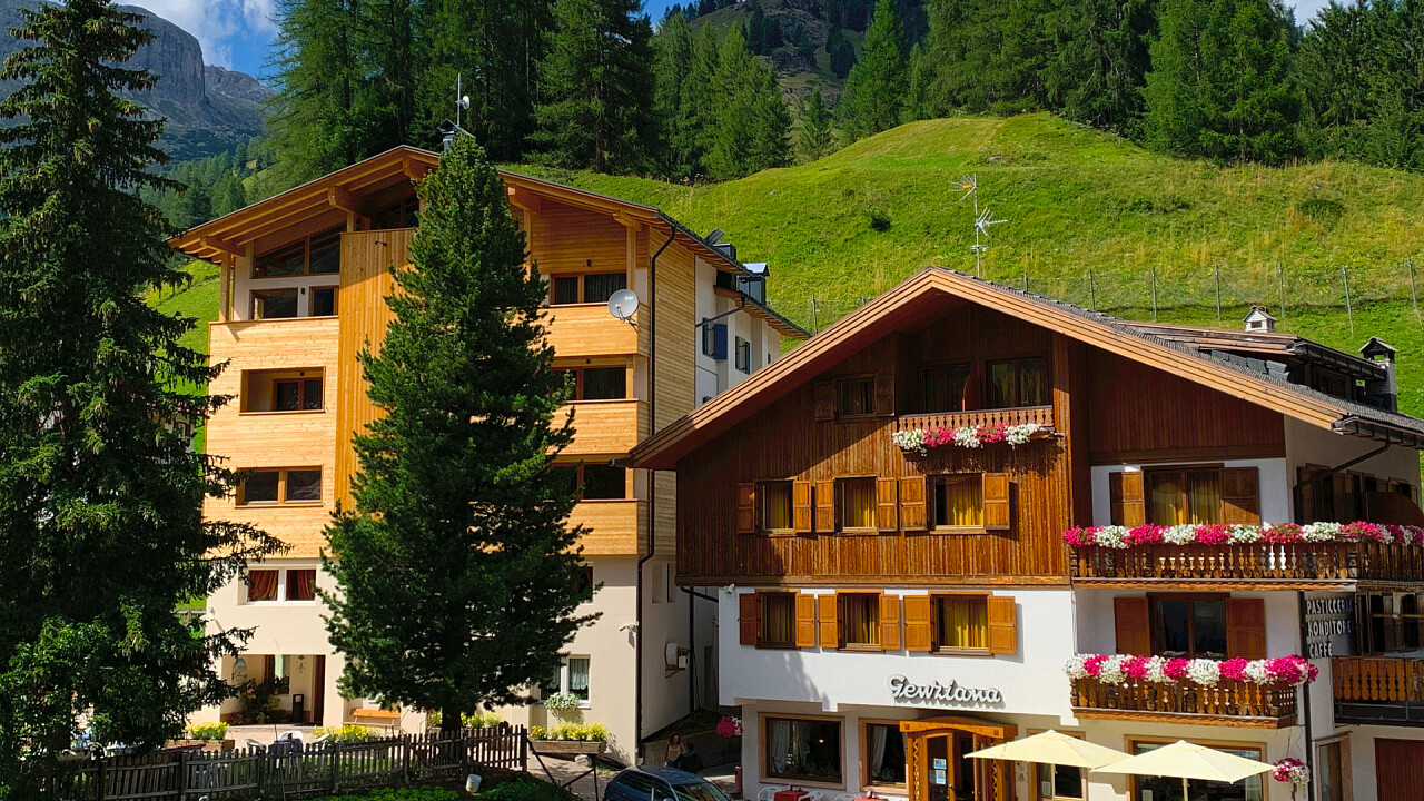 Struttura esterna estate - Hotel Genziana