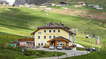 Winter External Structure - Albergo Ristoro Lezuo