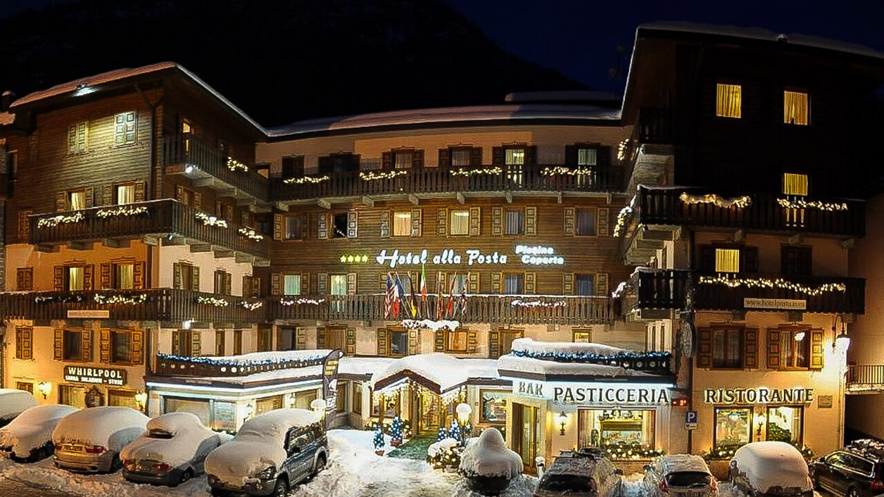 Außenanlage Winterabend - Hotel Alla Posta