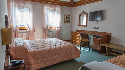 Struttura esterna sera inverno - Hotel Alla Posta