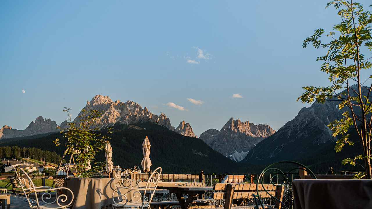 Sommerterrasse - Berghotel Sexten