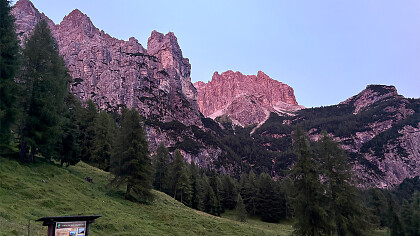 Bergpanorama bei Sonnenuntergang - Malga Calleda