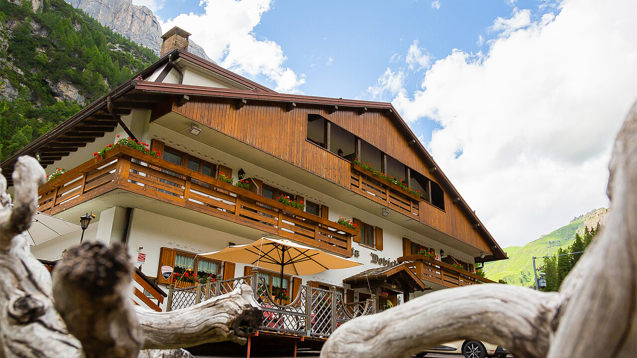 Summer outdoor structure - Hotel Restaurant Baita Dovich