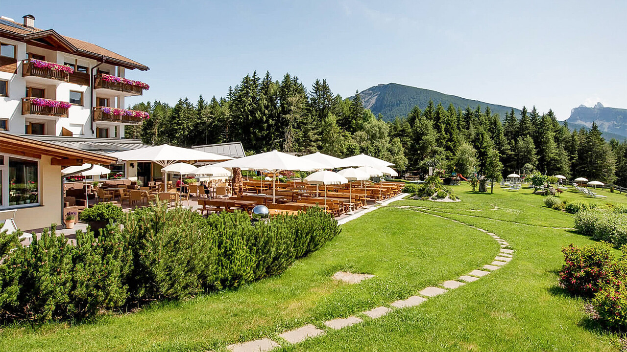 Struttura esterna estate - Hotel Pinei Nature & Spirit