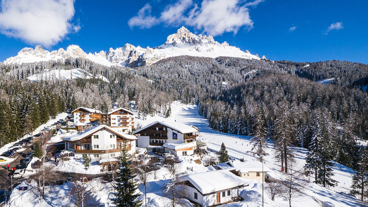 Winter-Außenanlage - Good Life Hotel Zirm