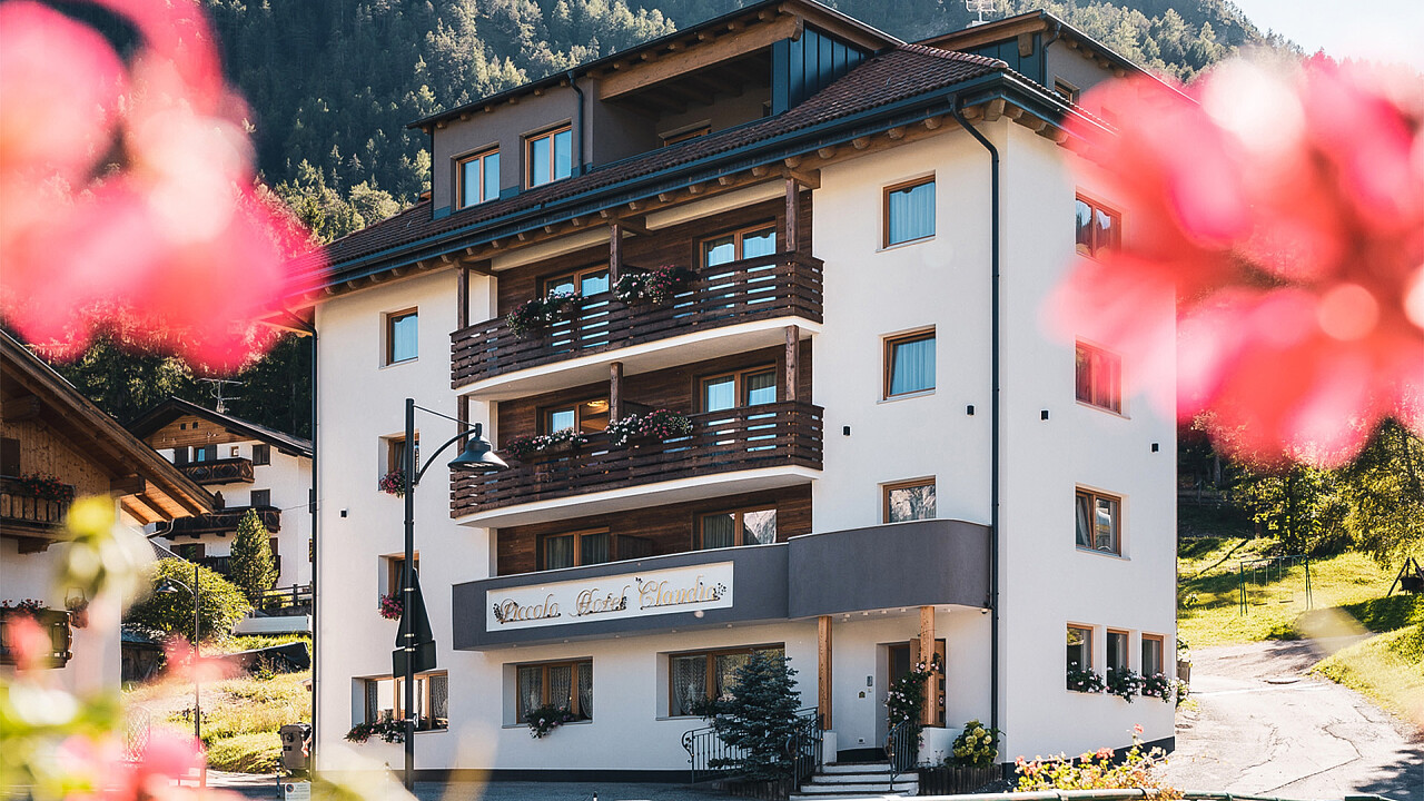Struttura esterna estate - Piccolo Hotel Claudia