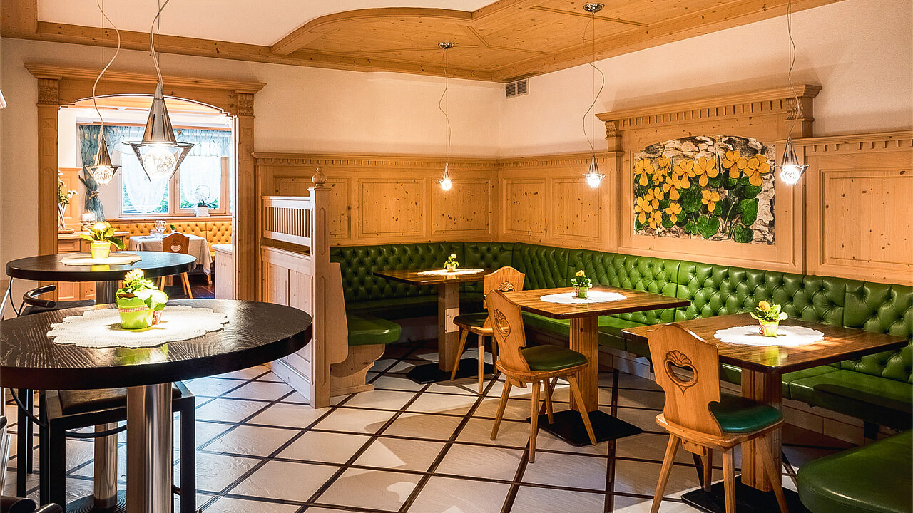 Tavoli zona bar - Piccolo Hotel Claudia