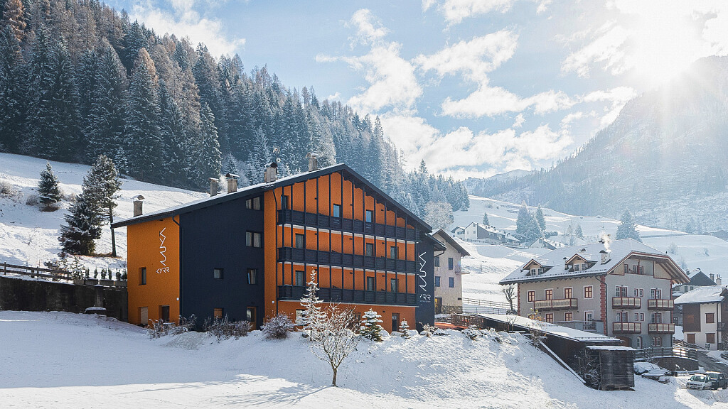 Kyrr Smart Mountain Retreat