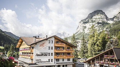 Esterno inverno Hotel Ladinia